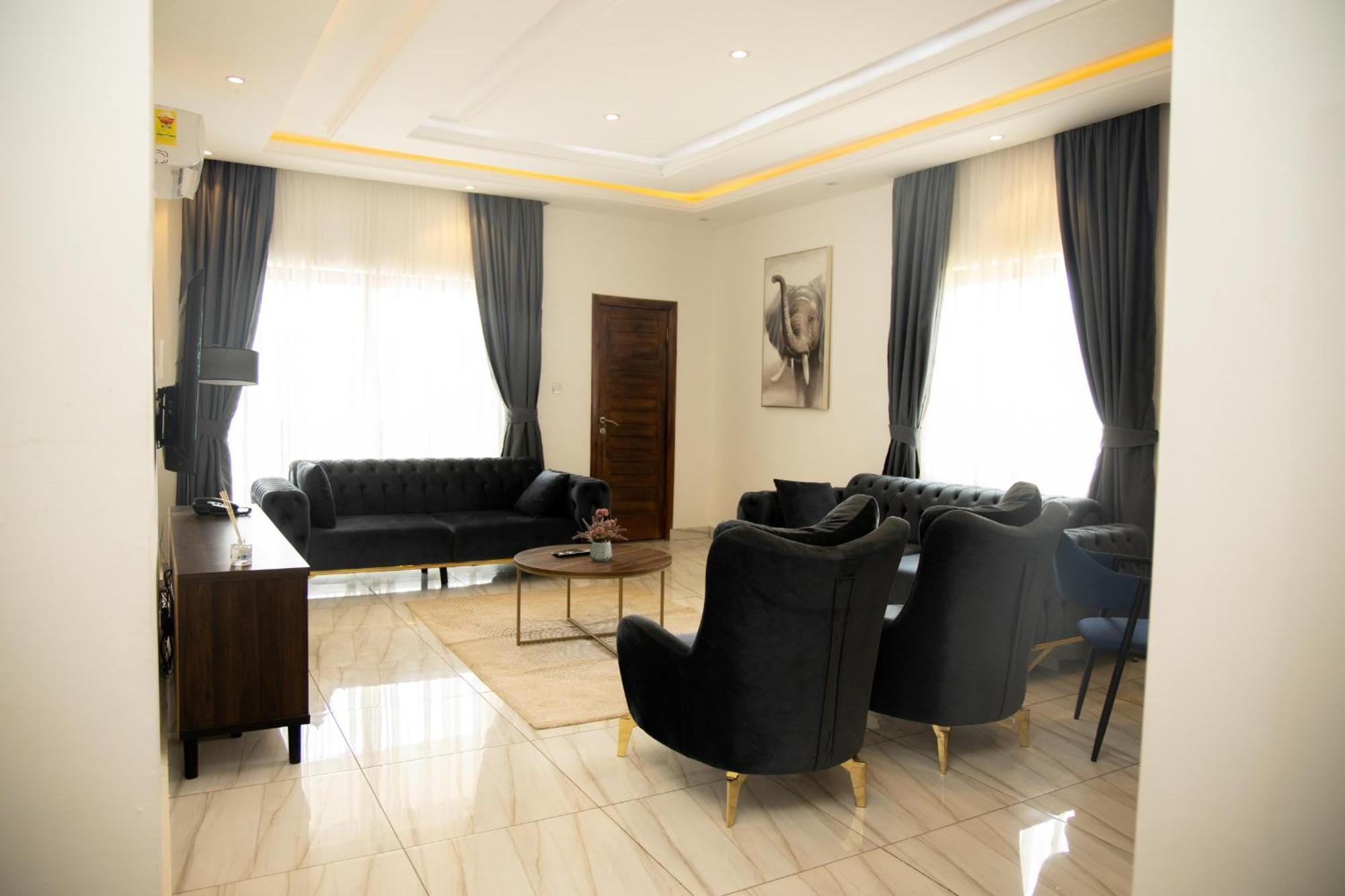 Aiden Homes And Apartments Hotel Koforidua Exterior foto
